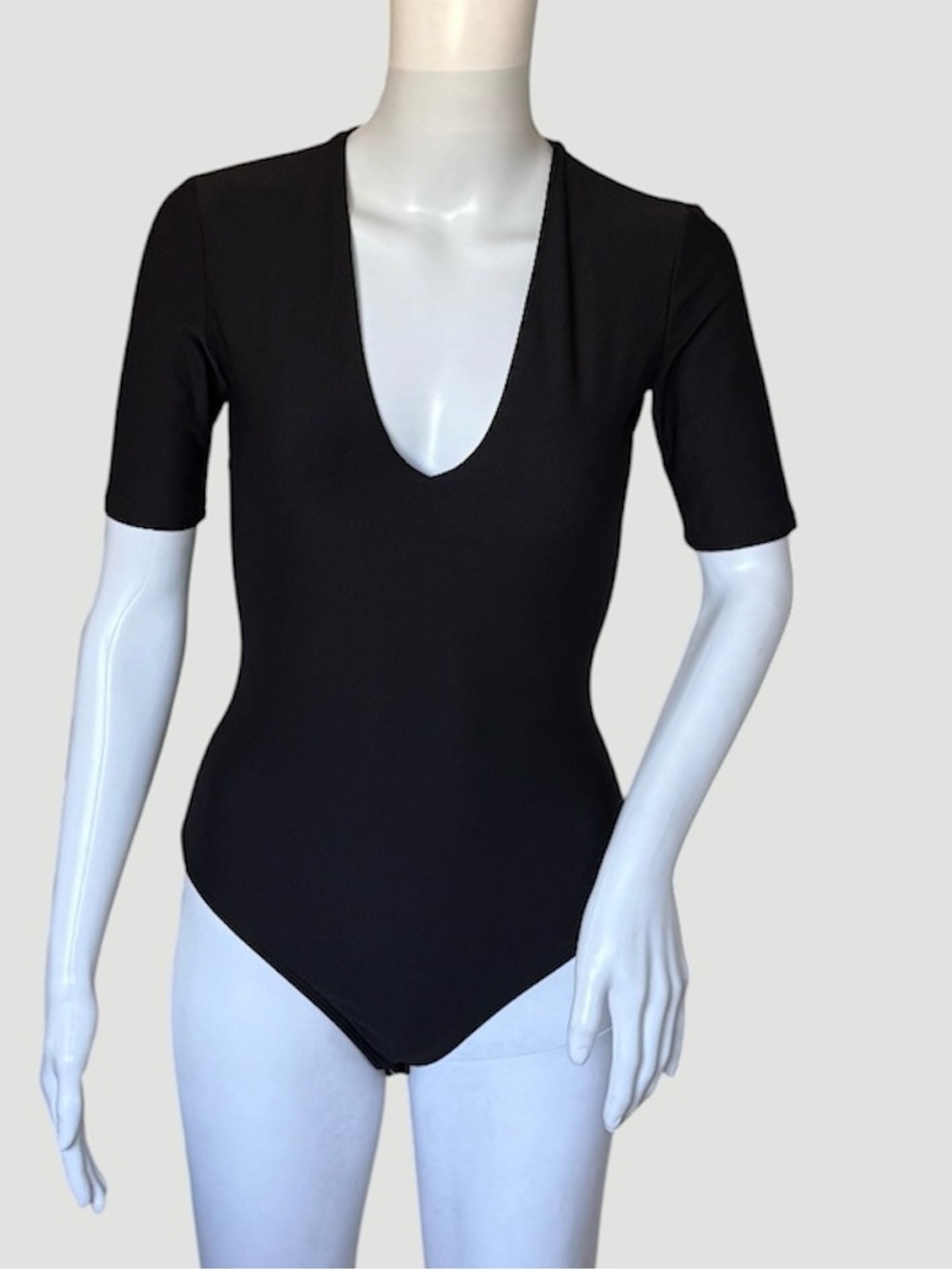Alix Women’s Bodysuit Black Pungle V-Neck Short Sleeve Size XS